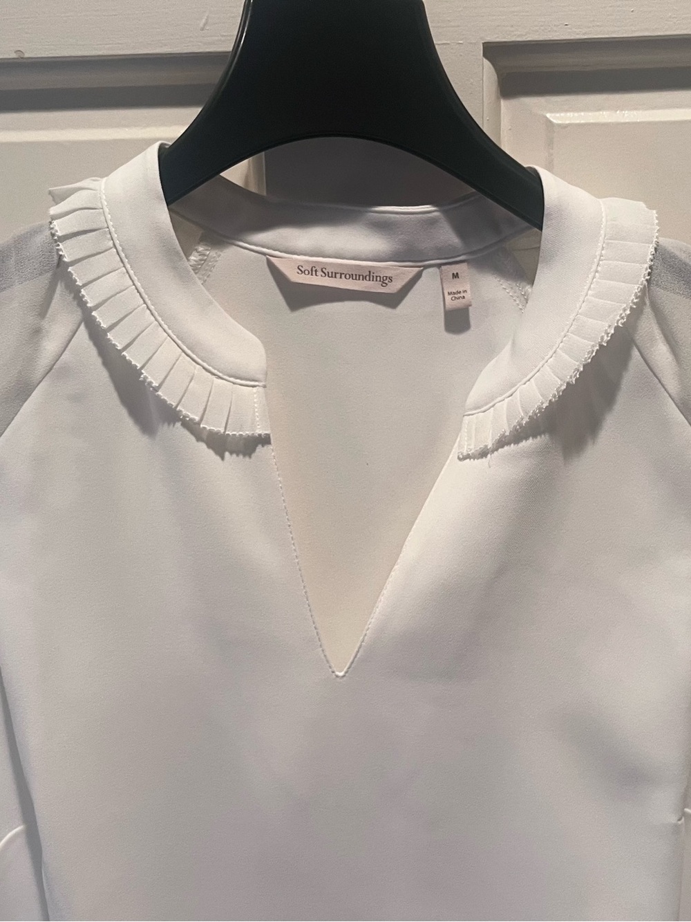 Two Soft Surroundings V-Neck Top with Pleated Collar Top black NWT cream NWOT